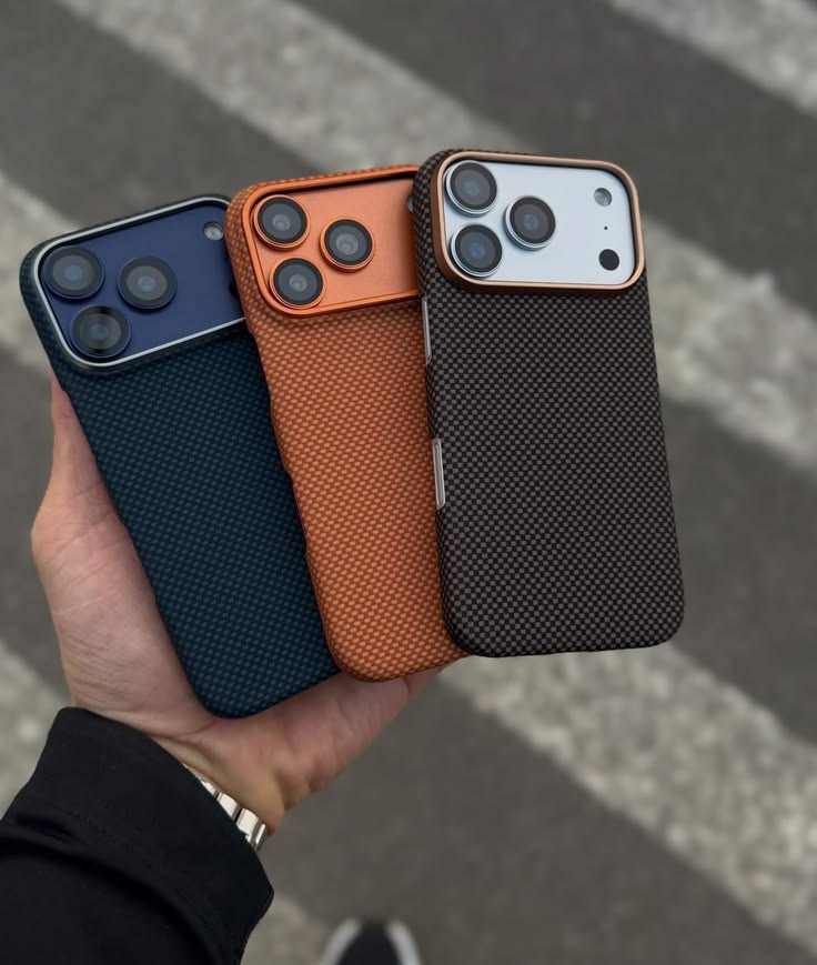 iPhone 18 Pro Karbon Fiber Kılıf